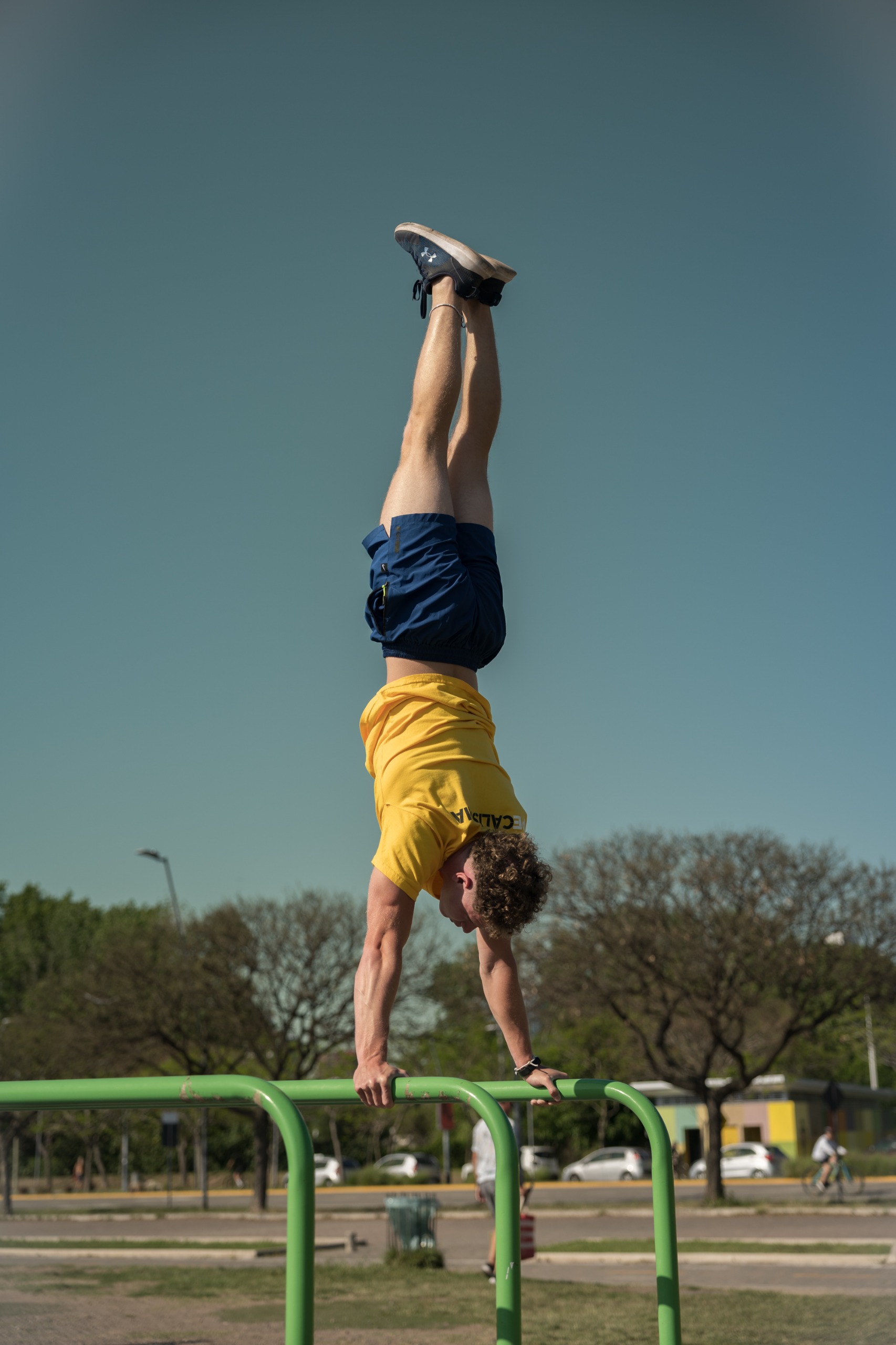 Calistenia - Handstand en barras